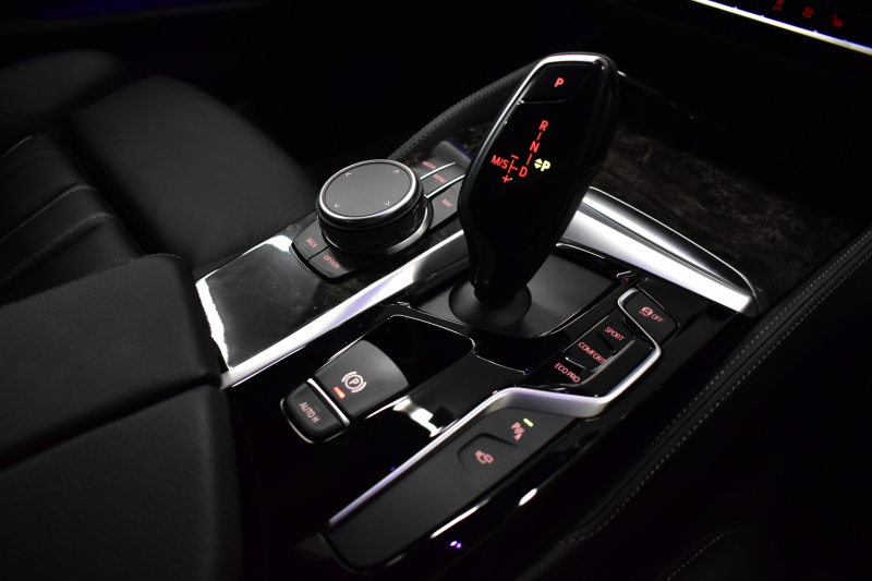 BMW 5シリーズ 523i Mｽﾎﾟｰﾂ 1ｵｰﾅｰ ﾊｲﾗｲﾝP 変更後全面液晶ﾒｰﾀｰﾊﾟﾈﾙ 全席ﾋｰﾀｰ付黒革 HUD LEDﾍｯﾄﾞﾗｲﾄ 追従ACC 車線変更&逸脱警告 衝突軽減B ﾀｯﾁﾊﾟﾈﾙ対応iﾄﾞﾗｲﾌﾞHDDﾅﾋﾞﾌﾙｾｸﾞ 全周囲ｶﾒﾗ3Dﾋﾞｭｰ 電動ﾄﾗﾝｸ 19AW 2年保証