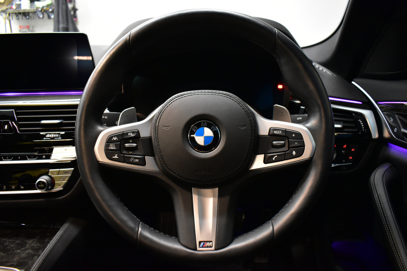 BMW 5シリーズ 523i Mｽﾎﾟｰﾂ 1ｵｰﾅｰ ﾊｲﾗｲﾝP 変更後全面液晶ﾒｰﾀｰﾊﾟﾈﾙ 全席ﾋｰﾀｰ付黒革 HUD LEDﾍｯﾄﾞﾗｲﾄ 追従ACC 車線変更&逸脱警告 衝突軽減B ﾀｯﾁﾊﾟﾈﾙ対応iﾄﾞﾗｲﾌﾞHDDﾅﾋﾞﾌﾙｾｸﾞ 全周囲ｶﾒﾗ3Dﾋﾞｭｰ 電動ﾄﾗﾝｸ 19AW 2年保証