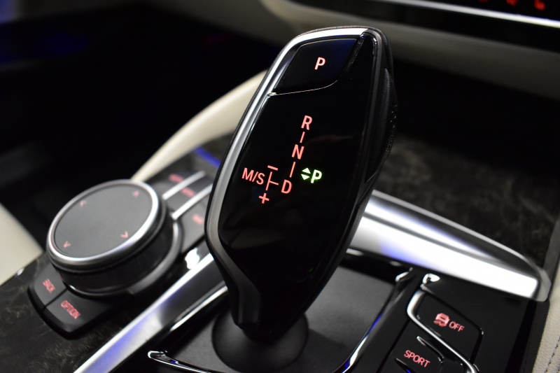 BMW 5シリーズ 523d Xﾄﾞﾗｲﾌﾞ Mｽﾎﾟｰﾂ ｴﾃﾞｨｼｮﾝｼﾞｮｲ+ LCI後期 4WD ｴｸｽｸﾙｰｼﾌﾞﾅｯﾊﾟﾚｻﾞｰP 全席ﾋｰﾀｰ&付ｴｸｽｸﾙｰｼﾌﾞﾅｯﾊﾟ白革 Mperfoemanceｽﾎﾟｰﾂﾌﾞﾚｰｷ 新ﾃﾞｻﾞｲﾝLEDﾍｯﾄﾞﾗｲﾄ 可変ｻｽﾍﾟﾝｼｮﾝ ﾗｲﾌﾞｺｸﾋﾟｯﾄ ACC HUD LCW 3Dﾋﾞｭｰ ﾌﾙｾｸﾞ 2年保証