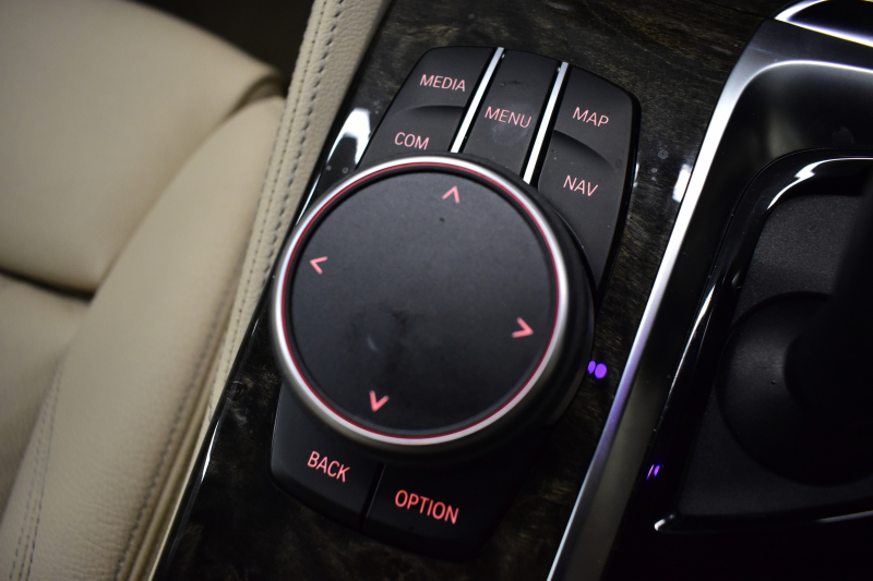 BMW 5シリーズ 530iﾂｰﾘﾝｸﾞ Mｽﾎﾟｰﾂ ﾊｲﾗｲﾝ&ｱﾄﾞﾊﾞﾝｽP 新ﾃﾞｻﾞｲﾝ全面液晶ﾒｰﾀｰ LEDﾍｯﾄﾞﾗｲﾄ 全席ｼｰﾄﾋｰﾀｰ付ﾍﾞｰｼﾞｭ革 追従ACC HUD ﾀｯﾁﾊﾟﾈﾙHDDﾅﾋﾞ 全周囲ｶﾒﾗ3Dﾋﾞｭｰ Pｱｼｽﾄ 車線変更&逸脱&歩行者警告  19AW 2年保証