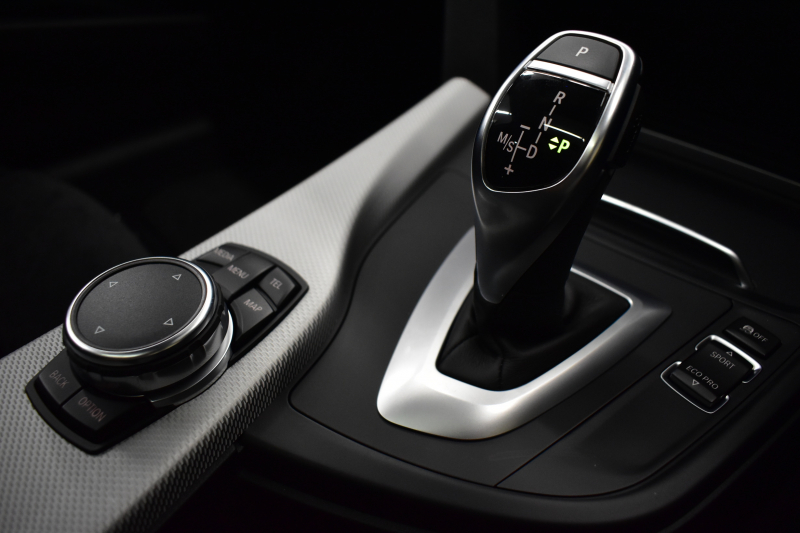 BMW 3シリーズ 320iﾂｰﾘﾝｸﾞ Mｽﾎﾟｰﾂ  LCI後期 8Aｴﾝｼﾞﾝ ﾊﾟﾉﾗﾏｻﾝﾙｰﾌ 1ｵｰﾅｰ 社外ﾌﾙｾｸﾞTV 19AW LEDﾍｯﾄﾞﾗｲﾄ&ﾃｰﾙ 追従ACC 車線逸脱&歩行者警告 衝突軽減ﾌﾞﾚｰｷ ｱﾙｶﾝﾀｰﾗ電動ｽﾎﾟｰﾂｼｰﾄ ﾀｯﾁﾊﾟｯﾄﾞiﾄﾞﾗｲﾌﾞHDDﾅﾋﾞ BｶﾒﾗﾘｱPDC 電動Rｹﾞｰﾄ 2年保証