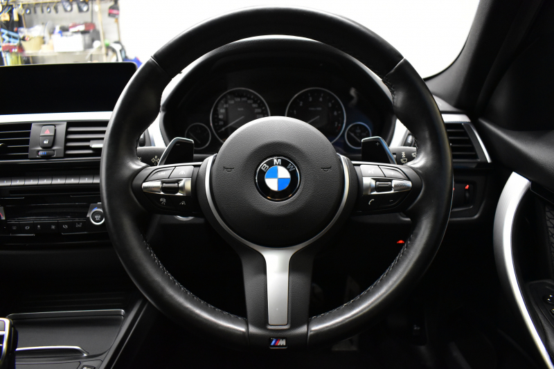 BMW 3シリーズ 320iﾂｰﾘﾝｸﾞ Mｽﾎﾟｰﾂ  LCI後期 8Aｴﾝｼﾞﾝ ﾊﾟﾉﾗﾏｻﾝﾙｰﾌ 1ｵｰﾅｰ 社外ﾌﾙｾｸﾞTV 19AW LEDﾍｯﾄﾞﾗｲﾄ&ﾃｰﾙ 追従ACC 車線逸脱&歩行者警告 衝突軽減ﾌﾞﾚｰｷ ｱﾙｶﾝﾀｰﾗ電動ｽﾎﾟｰﾂｼｰﾄ ﾀｯﾁﾊﾟｯﾄﾞiﾄﾞﾗｲﾌﾞHDDﾅﾋﾞ BｶﾒﾗﾘｱPDC 電動Rｹﾞｰﾄ 2年保証