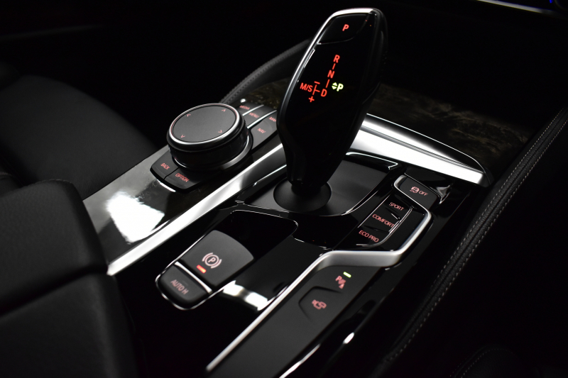 BMW 5シリーズ 530i Mｽﾎﾟｰﾂ 高出力ﾓﾃﾞﾙ ｲﾉﾍﾞｰｼｮﾝ&ﾊｲﾗｲﾝP 全席ﾋｰﾀｰ付黒革 HUD LEDﾍｯﾄﾞﾗｲﾄ ACC LCW 液晶ﾒｰﾀｰ Mspﾌﾞﾚｰｷ ﾀｯﾁﾊﾟﾈﾙ対応iﾄﾞﾗｲﾌﾞHDDﾅﾋﾞﾌﾙｾｸﾞ ｼﾞｪｽﾁｬｰC 3Dﾋﾞｭｰ ﾜｲﾔﾚｽﾁｬｰｼﾞ 19AW 2年保証