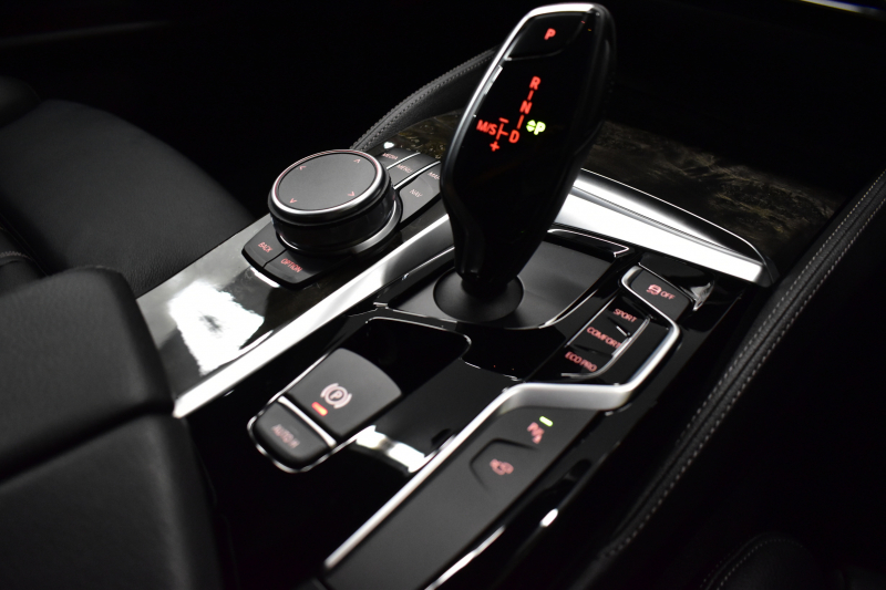 BMW 5シリーズ 530i Mｽﾎﾟｰﾂ 高出力ﾓﾃﾞﾙ ｲﾉﾍﾞｰｼｮﾝ&ﾊｲﾗｲﾝP 全席ﾋｰﾀｰ付黒革 HUD LEDﾍｯﾄﾞﾗｲﾄ ACC LCW 液晶ﾒｰﾀｰ Mspﾌﾞﾚｰｷ ﾀｯﾁﾊﾟﾈﾙ対応iﾄﾞﾗｲﾌﾞHDDﾅﾋﾞﾌﾙｾｸﾞ ｼﾞｪｽﾁｬｰC 3Dﾋﾞｭｰ ﾜｲﾔﾚｽﾁｬｰｼﾞ 19AW 2年保証