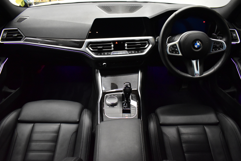 BMW 3シリーズ 330iﾂｰﾘﾝｸﾞ Mｽﾎﾟｰﾂ G21型 1ｵｰﾅｰ 高出力 ｲﾉﾍﾞｰｼｮﾝ&ﾊｲﾗｲﾝ&ｺﾝﾌｫｰﾄP ﾚｰｻﾞｰLEDﾗｲﾄ ﾋｰﾀｰ付黒革 ACC HUD 18AW Mｽﾎﾟｰﾂﾌﾞﾚｰｷ ﾊﾟｰｷﾝｸﾞｱｼｽﾄ+ 全周囲ｶﾒﾗ ｼﾞｪｽﾁｬｰC対応ﾀｯﾁﾊﾟﾈﾙﾅﾋﾞ ｱｯﾌﾟﾙｶｰﾌﾟﾚｲ 電動Rｹﾞｰﾄ ﾜｲﾔﾚｽ充電2年保証