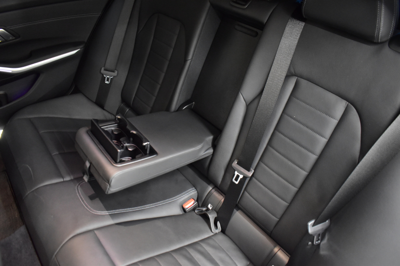 BMW 3シリーズ 330iﾂｰﾘﾝｸﾞ Mｽﾎﾟｰﾂ G21型 1ｵｰﾅｰ 高出力 ｲﾉﾍﾞｰｼｮﾝ&ﾊｲﾗｲﾝ&ｺﾝﾌｫｰﾄP ﾚｰｻﾞｰLEDﾗｲﾄ ﾋｰﾀｰ付黒革 ACC HUD 18AW Mｽﾎﾟｰﾂﾌﾞﾚｰｷ ﾊﾟｰｷﾝｸﾞｱｼｽﾄ+ 全周囲ｶﾒﾗ ｼﾞｪｽﾁｬｰC対応ﾀｯﾁﾊﾟﾈﾙﾅﾋﾞ ｱｯﾌﾟﾙｶｰﾌﾟﾚｲ 電動Rｹﾞｰﾄ ﾜｲﾔﾚｽ充電2年保証