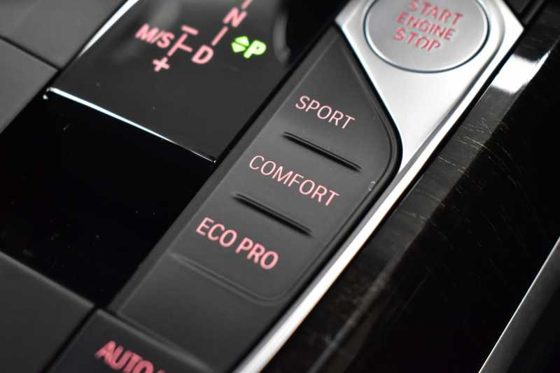 BMW 3シリーズ 330iﾂｰﾘﾝｸﾞ Mｽﾎﾟｰﾂ G21型 1ｵｰﾅｰ 高出力 ｲﾉﾍﾞｰｼｮﾝ&ﾊｲﾗｲﾝ&ｺﾝﾌｫｰﾄP ﾚｰｻﾞｰLEDﾗｲﾄ ﾋｰﾀｰ付黒革 ACC HUD 18AW Mｽﾎﾟｰﾂﾌﾞﾚｰｷ ﾊﾟｰｷﾝｸﾞｱｼｽﾄ+ 全周囲ｶﾒﾗ ｼﾞｪｽﾁｬｰC対応ﾀｯﾁﾊﾟﾈﾙﾅﾋﾞ ｱｯﾌﾟﾙｶｰﾌﾟﾚｲ 電動Rｹﾞｰﾄ ﾜｲﾔﾚｽ充電2年保証