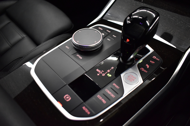 BMW 3シリーズ 330iﾂｰﾘﾝｸﾞ Mｽﾎﾟｰﾂ G21型 1ｵｰﾅｰ 高出力 ｲﾉﾍﾞｰｼｮﾝ&ﾊｲﾗｲﾝ&ｺﾝﾌｫｰﾄP ﾚｰｻﾞｰLEDﾗｲﾄ ﾋｰﾀｰ付黒革 ACC HUD 18AW Mｽﾎﾟｰﾂﾌﾞﾚｰｷ ﾊﾟｰｷﾝｸﾞｱｼｽﾄ+ 全周囲ｶﾒﾗ ｼﾞｪｽﾁｬｰC対応ﾀｯﾁﾊﾟﾈﾙﾅﾋﾞ ｱｯﾌﾟﾙｶｰﾌﾟﾚｲ 電動Rｹﾞｰﾄ ﾜｲﾔﾚｽ充電2年保証