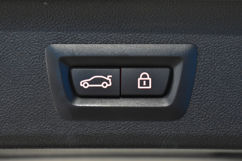 BMW 5シリーズ 523i ﾂｰﾘﾝｸﾞ Mｽﾎﾟｰﾂ 1ｵｰﾅｰ ｾﾚｸﾄ&ﾊｲﾗｲﾝP ﾊﾟﾉﾗﾏｻﾝR 4ｿﾞｰﾝAC 変更後全面液晶ﾒｰﾀｰ Mﾊﾟﾌｫｰﾏﾝｽ20AW 全席ﾋｰﾀｰ付黒革 HUD LEDﾍｯﾄﾞﾗｲﾄ 追従ACC 車線変更&逸脱警告 衝突軽減B ﾀｯﾁﾊﾟﾈﾙHDDﾅﾋﾞ 全周囲ｶﾒﾗ3Dﾋﾞｭｰ ﾊｰﾏﾝｶｰﾄﾞﾝ 電動Rｹﾞｰﾄ 2年保証