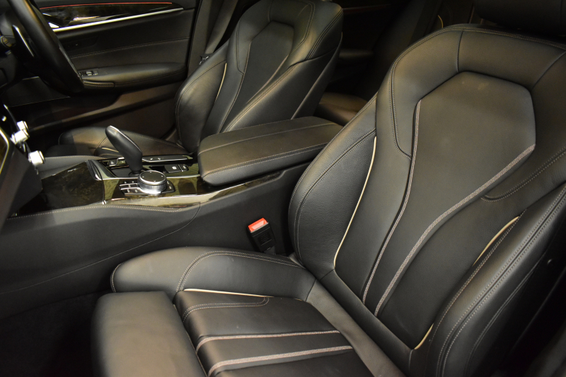 BMW 5シリーズ 523i ﾂｰﾘﾝｸﾞ Mｽﾎﾟｰﾂ 1ｵｰﾅｰ ｾﾚｸﾄ&ﾊｲﾗｲﾝP ﾊﾟﾉﾗﾏｻﾝR 4ｿﾞｰﾝAC 変更後全面液晶ﾒｰﾀｰ Mﾊﾟﾌｫｰﾏﾝｽ20AW 全席ﾋｰﾀｰ付黒革 HUD LEDﾍｯﾄﾞﾗｲﾄ 追従ACC 車線変更&逸脱警告 衝突軽減B ﾀｯﾁﾊﾟﾈﾙHDDﾅﾋﾞ 全周囲ｶﾒﾗ3Dﾋﾞｭｰ ﾊｰﾏﾝｶｰﾄﾞﾝ 電動Rｹﾞｰﾄ 2年保証