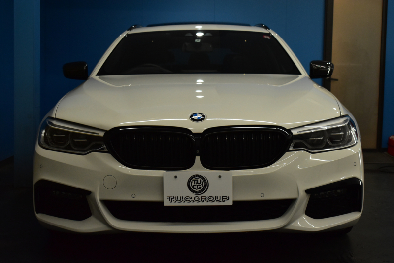 BMW 5シリーズ 523i ﾂｰﾘﾝｸﾞ Mｽﾎﾟｰﾂ 1ｵｰﾅｰ ｾﾚｸﾄ&ﾊｲﾗｲﾝP ﾊﾟﾉﾗﾏｻﾝR 4ｿﾞｰﾝAC 変更後全面液晶ﾒｰﾀｰ Mﾊﾟﾌｫｰﾏﾝｽ20AW 全席ﾋｰﾀｰ付黒革 HUD LEDﾍｯﾄﾞﾗｲﾄ 追従ACC 車線変更&逸脱警告 衝突軽減B ﾀｯﾁﾊﾟﾈﾙHDDﾅﾋﾞ 全周囲ｶﾒﾗ3Dﾋﾞｭｰ ﾊｰﾏﾝｶｰﾄﾞﾝ 電動Rｹﾞｰﾄ 2年保証