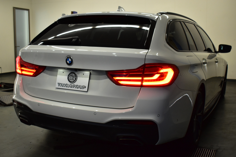 BMW 5シリーズ 523i ﾂｰﾘﾝｸﾞ Mｽﾎﾟｰﾂ 1ｵｰﾅｰ ｾﾚｸﾄ&ﾊｲﾗｲﾝP ﾊﾟﾉﾗﾏｻﾝR 4ｿﾞｰﾝAC 変更後全面液晶ﾒｰﾀｰ Mﾊﾟﾌｫｰﾏﾝｽ20AW 全席ﾋｰﾀｰ付黒革 HUD LEDﾍｯﾄﾞﾗｲﾄ 追従ACC 車線変更&逸脱警告 衝突軽減B ﾀｯﾁﾊﾟﾈﾙHDDﾅﾋﾞ 全周囲ｶﾒﾗ3Dﾋﾞｭｰ ﾊｰﾏﾝｶｰﾄﾞﾝ 電動Rｹﾞｰﾄ 2年保証