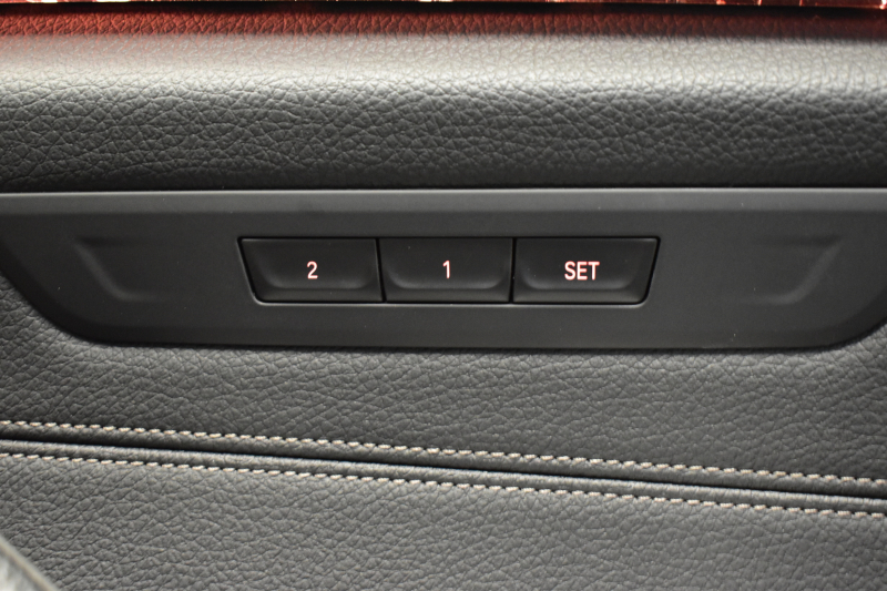 BMW 5シリーズ 523i ﾂｰﾘﾝｸﾞ Mｽﾎﾟｰﾂ 1ｵｰﾅｰ ｾﾚｸﾄ&ﾊｲﾗｲﾝP ﾊﾟﾉﾗﾏｻﾝR 4ｿﾞｰﾝAC 変更後全面液晶ﾒｰﾀｰ Mﾊﾟﾌｫｰﾏﾝｽ20AW 全席ﾋｰﾀｰ付黒革 HUD LEDﾍｯﾄﾞﾗｲﾄ 追従ACC 車線変更&逸脱警告 衝突軽減B ﾀｯﾁﾊﾟﾈﾙHDDﾅﾋﾞ 全周囲ｶﾒﾗ3Dﾋﾞｭｰ ﾊｰﾏﾝｶｰﾄﾞﾝ 電動Rｹﾞｰﾄ 2年保証