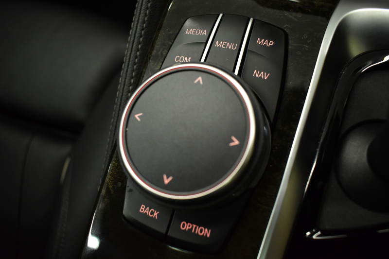 BMW 5シリーズ 523i ﾂｰﾘﾝｸﾞ Mｽﾎﾟｰﾂ 1ｵｰﾅｰ ｾﾚｸﾄ&ﾊｲﾗｲﾝP ﾊﾟﾉﾗﾏｻﾝR 4ｿﾞｰﾝAC 変更後全面液晶ﾒｰﾀｰ Mﾊﾟﾌｫｰﾏﾝｽ20AW 全席ﾋｰﾀｰ付黒革 HUD LEDﾍｯﾄﾞﾗｲﾄ 追従ACC 車線変更&逸脱警告 衝突軽減B ﾀｯﾁﾊﾟﾈﾙHDDﾅﾋﾞ 全周囲ｶﾒﾗ3Dﾋﾞｭｰ ﾊｰﾏﾝｶｰﾄﾞﾝ 電動Rｹﾞｰﾄ 2年保証