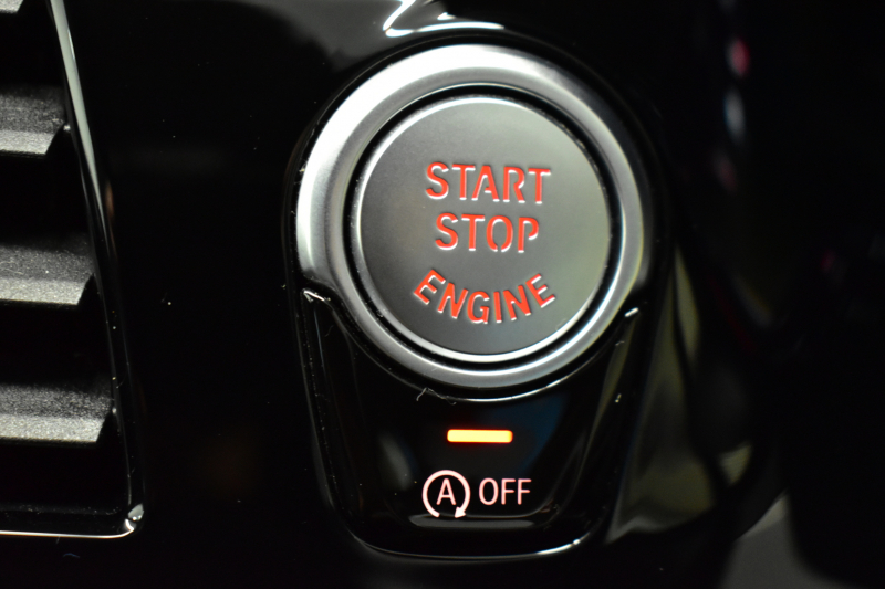 BMW 5シリーズ 523i ﾂｰﾘﾝｸﾞ Mｽﾎﾟｰﾂ 1ｵｰﾅｰ ｾﾚｸﾄ&ﾊｲﾗｲﾝP ﾊﾟﾉﾗﾏｻﾝR 4ｿﾞｰﾝAC 変更後全面液晶ﾒｰﾀｰ Mﾊﾟﾌｫｰﾏﾝｽ20AW 全席ﾋｰﾀｰ付黒革 HUD LEDﾍｯﾄﾞﾗｲﾄ 追従ACC 車線変更&逸脱警告 衝突軽減B ﾀｯﾁﾊﾟﾈﾙHDDﾅﾋﾞ 全周囲ｶﾒﾗ3Dﾋﾞｭｰ ﾊｰﾏﾝｶｰﾄﾞﾝ 電動Rｹﾞｰﾄ 2年保証