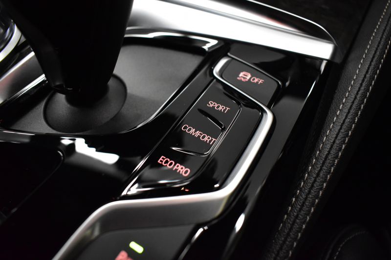 BMW 5シリーズ 523i Mｽﾎﾟｰﾂ 1ｵｰﾅｰ ﾊｲﾗｲﾝP 変更後全面液晶ﾒｰﾀｰﾊﾟﾈﾙ 全席ﾋｰﾀｰ付黒革 HUD LEDﾍｯﾄﾞﾗｲﾄ 追従ACC 車線変更&逸脱警告 衝突軽減B ﾀｯﾁﾊﾟﾈﾙ対応iﾄﾞﾗｲﾌﾞHDDﾅﾋﾞﾌﾙｾｸﾞ 全周囲ｶﾒﾗ3Dﾋﾞｭｰ 電動ﾄﾗﾝｸ 19AW 2年保証