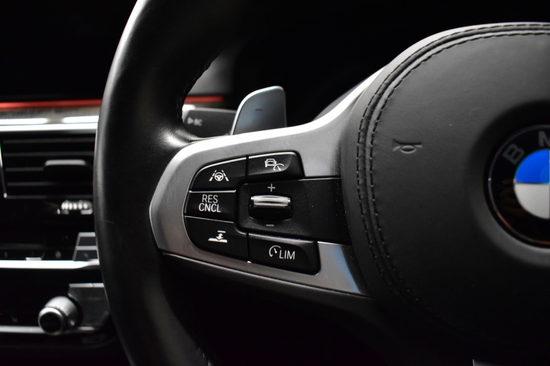 BMW 5シリーズ 523i Mｽﾎﾟｰﾂ 1ｵｰﾅｰ ﾊｲﾗｲﾝP 変更後全面液晶ﾒｰﾀｰﾊﾟﾈﾙ 全席ﾋｰﾀｰ付黒革 HUD LEDﾍｯﾄﾞﾗｲﾄ 追従ACC 車線変更&逸脱警告 衝突軽減B ﾀｯﾁﾊﾟﾈﾙ対応iﾄﾞﾗｲﾌﾞHDDﾅﾋﾞﾌﾙｾｸﾞ 全周囲ｶﾒﾗ3Dﾋﾞｭｰ 電動ﾄﾗﾝｸ 19AW 2年保証