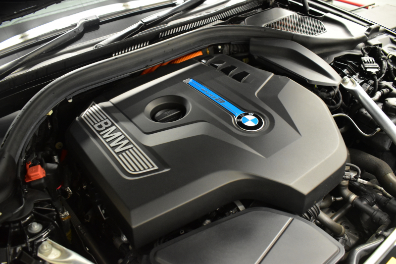 BMW 5シリーズ 530e Mｽﾎﾟｰﾂ PHEV 変更後全面液晶ﾒｰﾀｰ 全席ﾋｰﾀｰ付白革 LEDﾍｯﾄﾞﾗｲﾄ 追従ACC HUD 車線変更&逸脱警告 衝突軽減B ﾀｯﾁﾊﾟﾈﾙ対応iﾄﾞﾗｲﾌﾞHDDﾅﾋﾞﾌﾙｾｸﾞ 3Dﾋﾞｭｰ全周囲ｶﾒﾗ Pｱｼｽﾄ 電動ﾄﾗﾝｸ 2年保証