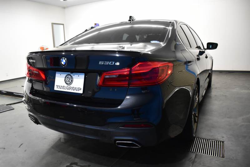 BMW 5シリーズ 530e Mｽﾎﾟｰﾂ PHEV 変更後全面液晶ﾒｰﾀｰ 全席ﾋｰﾀｰ付白革 LEDﾍｯﾄﾞﾗｲﾄ 追従ACC HUD 車線変更&逸脱警告 衝突軽減B ﾀｯﾁﾊﾟﾈﾙ対応iﾄﾞﾗｲﾌﾞHDDﾅﾋﾞﾌﾙｾｸﾞ 3Dﾋﾞｭｰ全周囲ｶﾒﾗ Pｱｼｽﾄ 電動ﾄﾗﾝｸ 2年保証