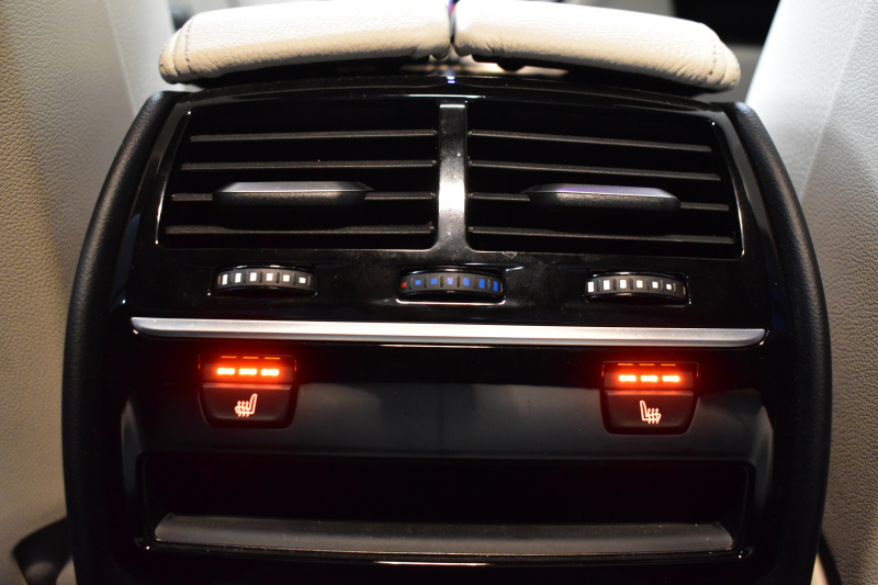 BMW 5シリーズ 530e Mｽﾎﾟｰﾂ PHEV 変更後全面液晶ﾒｰﾀｰ 全席ﾋｰﾀｰ付白革 LEDﾍｯﾄﾞﾗｲﾄ 追従ACC HUD 車線変更&逸脱警告 衝突軽減B ﾀｯﾁﾊﾟﾈﾙ対応iﾄﾞﾗｲﾌﾞHDDﾅﾋﾞﾌﾙｾｸﾞ 3Dﾋﾞｭｰ全周囲ｶﾒﾗ Pｱｼｽﾄ 電動ﾄﾗﾝｸ 2年保証