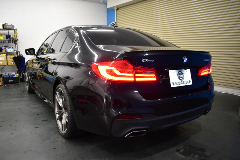 BMW 5シリーズ 530e Mｽﾎﾟｰﾂ PHEV 変更後全面液晶ﾒｰﾀｰ 全席ﾋｰﾀｰ付白革 LEDﾍｯﾄﾞﾗｲﾄ 追従ACC HUD 車線変更&逸脱警告 衝突軽減B ﾀｯﾁﾊﾟﾈﾙ対応iﾄﾞﾗｲﾌﾞHDDﾅﾋﾞﾌﾙｾｸﾞ 3Dﾋﾞｭｰ全周囲ｶﾒﾗ Pｱｼｽﾄ 電動ﾄﾗﾝｸ 2年保証