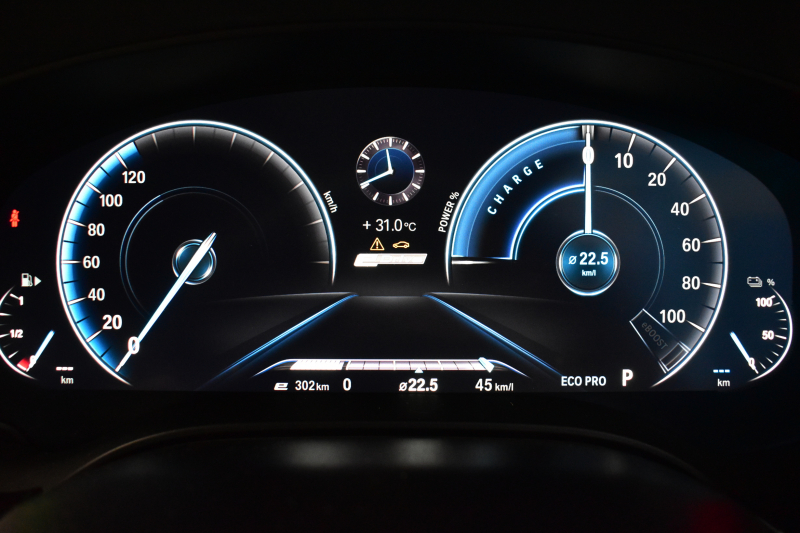 BMW 5シリーズ 530e Mｽﾎﾟｰﾂ PHEV 変更後全面液晶ﾒｰﾀｰ 全席ﾋｰﾀｰ付白革 LEDﾍｯﾄﾞﾗｲﾄ 追従ACC HUD 車線変更&逸脱警告 衝突軽減B ﾀｯﾁﾊﾟﾈﾙ対応iﾄﾞﾗｲﾌﾞHDDﾅﾋﾞﾌﾙｾｸﾞ 3Dﾋﾞｭｰ全周囲ｶﾒﾗ Pｱｼｽﾄ 電動ﾄﾗﾝｸ 2年保証