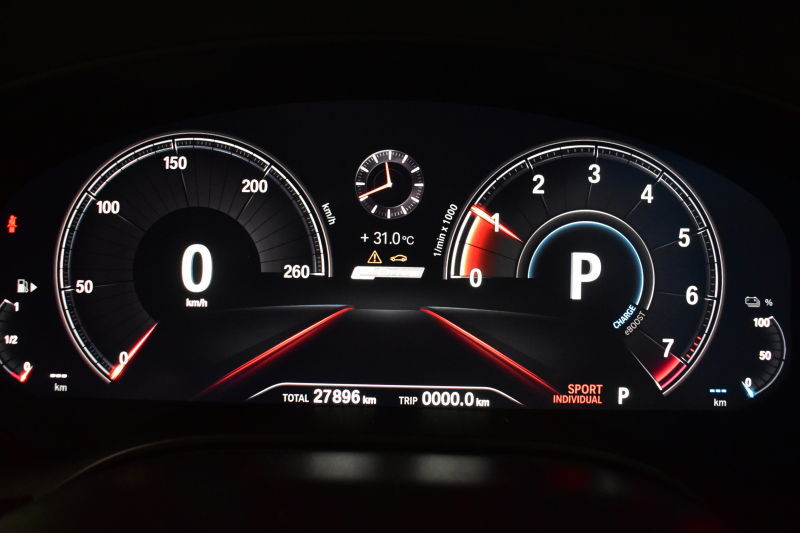 BMW 5シリーズ 530e Mｽﾎﾟｰﾂ PHEV 変更後全面液晶ﾒｰﾀｰ 全席ﾋｰﾀｰ付白革 LEDﾍｯﾄﾞﾗｲﾄ 追従ACC HUD 車線変更&逸脱警告 衝突軽減B ﾀｯﾁﾊﾟﾈﾙ対応iﾄﾞﾗｲﾌﾞHDDﾅﾋﾞﾌﾙｾｸﾞ 3Dﾋﾞｭｰ全周囲ｶﾒﾗ Pｱｼｽﾄ 電動ﾄﾗﾝｸ 2年保証