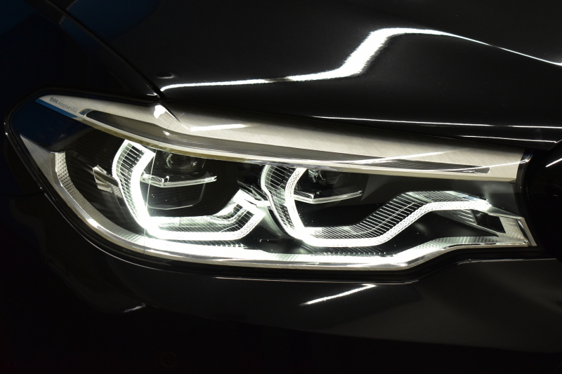 BMW 5シリーズ 530e Mｽﾎﾟｰﾂ PHEV 変更後全面液晶ﾒｰﾀｰ 全席ﾋｰﾀｰ付白革 LEDﾍｯﾄﾞﾗｲﾄ 追従ACC HUD 車線変更&逸脱警告 衝突軽減B ﾀｯﾁﾊﾟﾈﾙ対応iﾄﾞﾗｲﾌﾞHDDﾅﾋﾞﾌﾙｾｸﾞ 3Dﾋﾞｭｰ全周囲ｶﾒﾗ Pｱｼｽﾄ 電動ﾄﾗﾝｸ 2年保証