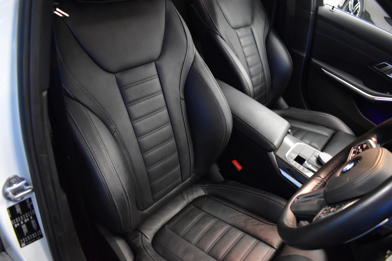 BMW 3シリーズ 330i Mｽﾎﾟｰﾂ 高出力 ｲﾉﾍﾞｰｼｮﾝ&ﾊｲﾗｲﾝ&ｺﾝﾌｫｰﾄP ﾚｰｻﾞｰLEDﾗｲﾄ ﾋｰﾀｰ付黒革 ACC HUD ﾚｲｽﾞ19AW ｱｲﾊﾞｯﾊﾀﾞｳﾝｻｽ Mｽﾎﾟｰﾂﾌﾞﾚｰｷ ﾊﾟｰｷﾝｸﾞｱｼｽﾄ+ 全周囲ｶﾒﾗ ｼﾞｪｽﾁｬｰC対応ﾀｯﾁﾊﾟﾈﾙﾅﾋﾞ ｱｯﾌﾟﾙｶｰﾌﾟﾚｲ  2年保証