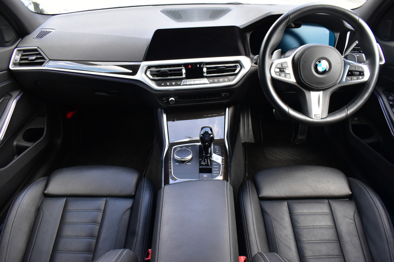 BMW 3シリーズ 330i Mｽﾎﾟｰﾂ 高出力 ｲﾉﾍﾞｰｼｮﾝ&ﾊｲﾗｲﾝ&ｺﾝﾌｫｰﾄP ﾚｰｻﾞｰLEDﾗｲﾄ ﾋｰﾀｰ付黒革 ACC HUD ﾚｲｽﾞ19AW ｱｲﾊﾞｯﾊﾀﾞｳﾝｻｽ Mｽﾎﾟｰﾂﾌﾞﾚｰｷ ﾊﾟｰｷﾝｸﾞｱｼｽﾄ+ 全周囲ｶﾒﾗ ｼﾞｪｽﾁｬｰC対応ﾀｯﾁﾊﾟﾈﾙﾅﾋﾞ ｱｯﾌﾟﾙｶｰﾌﾟﾚｲ  2年保証
