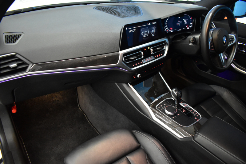 BMW 3シリーズ 330i Mｽﾎﾟｰﾂ 高出力 ｲﾉﾍﾞｰｼｮﾝ&ﾊｲﾗｲﾝ&ｺﾝﾌｫｰﾄP ﾚｰｻﾞｰLEDﾗｲﾄ ﾋｰﾀｰ付黒革 ACC HUD ﾚｲｽﾞ19AW ｱｲﾊﾞｯﾊﾀﾞｳﾝｻｽ Mｽﾎﾟｰﾂﾌﾞﾚｰｷ ﾊﾟｰｷﾝｸﾞｱｼｽﾄ+ 全周囲ｶﾒﾗ ｼﾞｪｽﾁｬｰC対応ﾀｯﾁﾊﾟﾈﾙﾅﾋﾞ ｱｯﾌﾟﾙｶｰﾌﾟﾚｲ  2年保証
