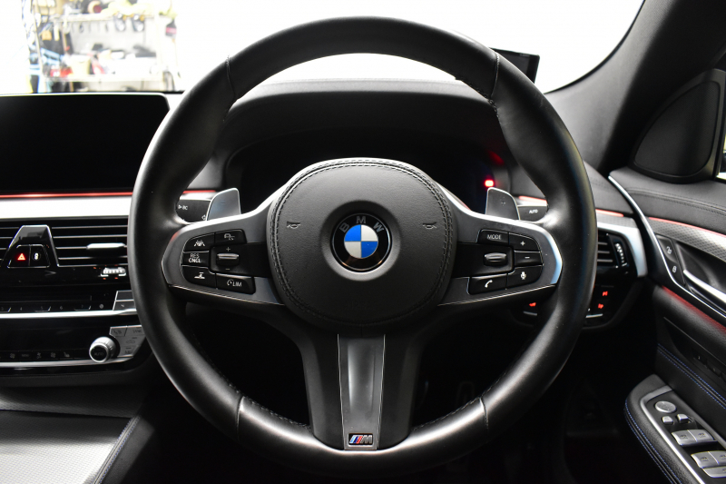 BMW 6シリーズ 623dｸﾞﾗﾝﾂｰﾘｽﾓ Mｽﾎﾟｰﾂ LEDﾍｯﾄﾞﾗｲﾄ  ACC  ﾋｰﾀｰ付黑革 HUD 19AW 衝突軽減B 車線変更 &逸脱&歩行者警告 ﾀｯﾁﾊﾟﾈﾙﾅﾋﾞﾌﾙｾｸﾞ全周囲ｶﾒ 液晶ﾒｰﾀｰ  電格ﾘｱｳｲﾝｸﾞ 電動ﾄﾗﾝｸ 2年保証