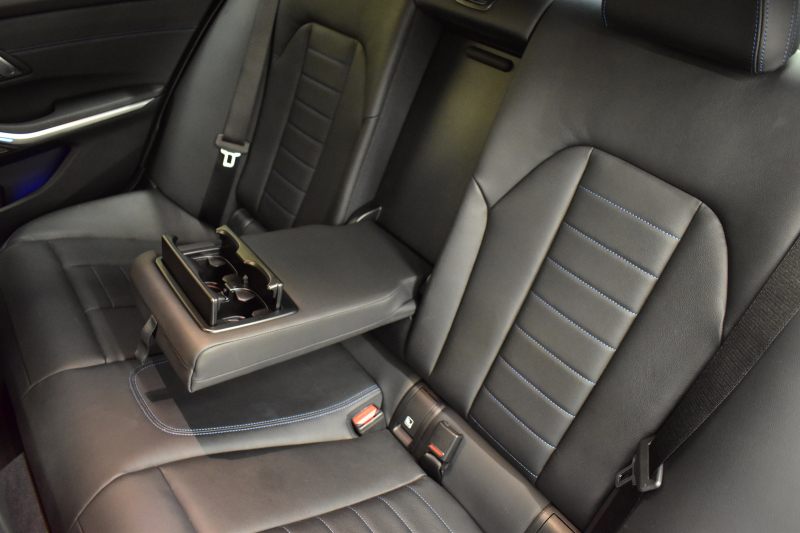 BMW 3シリーズ M340i Xﾄﾞﾗｲﾌﾞ ｵﾌﾟｼｮﾝMｽﾎﾟｰﾂｼｰﾄ ﾋｰﾀｰ付黒革 ACC HUD ﾚｰｻﾞｰLEDﾗｲﾄ 可変Mｻｽ Mｽﾎﾟｰﾂﾌﾞﾚｰｷ ｼﾞｪｽﾁｬｰC ﾊｰﾏﾝｶｰﾄﾞﾝｽﾋﾟｰｶｰ 側面衝突&車線変更&逸脱警告 後退ｱｼｽﾄ ﾀｯﾁﾊﾟﾈﾙﾅﾋﾞ全周囲ｶﾒﾗ 電動ﾄﾗﾝｸ 2年保証