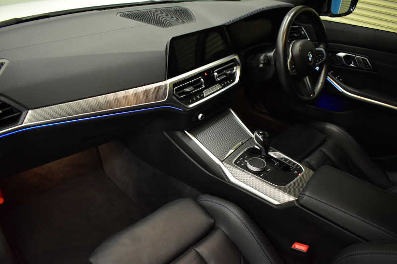 BMW 3シリーズ M340i Xﾄﾞﾗｲﾌﾞ ｵﾌﾟｼｮﾝMｽﾎﾟｰﾂｼｰﾄ ﾋｰﾀｰ付黒革 ACC HUD ﾚｰｻﾞｰLEDﾗｲﾄ 可変Mｻｽ Mｽﾎﾟｰﾂﾌﾞﾚｰｷ ｼﾞｪｽﾁｬｰC ﾊｰﾏﾝｶｰﾄﾞﾝｽﾋﾟｰｶｰ 側面衝突&車線変更&逸脱警告 後退ｱｼｽﾄ ﾀｯﾁﾊﾟﾈﾙﾅﾋﾞ全周囲ｶﾒﾗ 電動ﾄﾗﾝｸ 2年保証