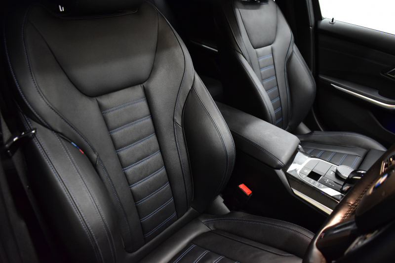 BMW 3シリーズ 330i Mｽﾎﾟｰﾂ 『期間限定掲載！』 高出力 ｲﾉﾍﾞｰｼｮﾝ&ﾃﾞﾋﾞｭｰ&ｺﾝﾌｫｰﾄP ﾚｰｻﾞｰLEDﾗｲﾄ ﾋｰﾀｰ付黒革 19AW ACC HUD Mｽﾎﾟｰﾂﾌﾞﾚｰｷ ﾊﾟｰｷﾝｸﾞｱｼｽﾄﾌﾟﾗｽ 全周囲ｶﾒﾗ ｼﾞｪｽﾁｬｰC対応ﾀｯﾁﾊﾟﾈﾙﾅﾋﾞ ｱｯﾌﾟﾙｶｰﾌﾟﾚｲ 2年保証