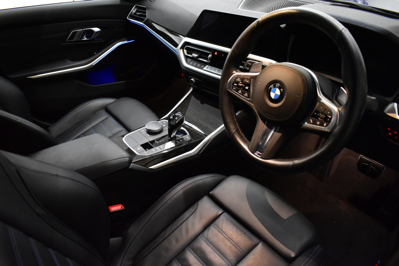 BMW 3シリーズ 330i Mｽﾎﾟｰﾂ 『期間限定掲載！』 高出力 ｲﾉﾍﾞｰｼｮﾝ&ﾃﾞﾋﾞｭｰ&ｺﾝﾌｫｰﾄP ﾚｰｻﾞｰLEDﾗｲﾄ ﾋｰﾀｰ付黒革 19AW ACC HUD Mｽﾎﾟｰﾂﾌﾞﾚｰｷ ﾊﾟｰｷﾝｸﾞｱｼｽﾄﾌﾟﾗｽ 全周囲ｶﾒﾗ ｼﾞｪｽﾁｬｰC対応ﾀｯﾁﾊﾟﾈﾙﾅﾋﾞ ｱｯﾌﾟﾙｶｰﾌﾟﾚｲ 2年保証