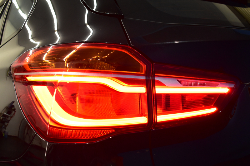 BMW X1 Xﾄﾞﾗｲﾌﾞ18d Mｽﾎﾟｰﾂ 中期ﾓﾃﾞﾙ 4WD ﾋｰﾀｰ付黒革 ｱﾄﾞﾊﾞﾝｽﾄﾞｱｸﾃｨﾌﾞｾｰﾌﾃｨ&ｺﾝﾌｫｰﾄP 追従ACC HUD 18AW NEWﾃﾞｻﾞｲﾝﾒｰﾀｰ LEDﾍｯﾄﾞﾗｲﾄ ﾀｯﾁﾊﾟﾈﾙHDDﾅﾋﾞBｶﾒﾗ 前後PDC  衝突軽減B 車線逸脱&歩行者警告 電動Rｹﾞｰﾄ ｽﾏｰﾄｷｰ 2年保証