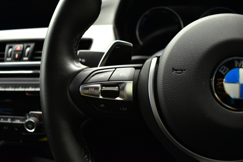 BMW X1 Xﾄﾞﾗｲﾌﾞ18d Mｽﾎﾟｰﾂ 中期ﾓﾃﾞﾙ 4WD ﾋｰﾀｰ付黒革 ｱﾄﾞﾊﾞﾝｽﾄﾞｱｸﾃｨﾌﾞｾｰﾌﾃｨ&ｺﾝﾌｫｰﾄP 追従ACC HUD 18AW NEWﾃﾞｻﾞｲﾝﾒｰﾀｰ LEDﾍｯﾄﾞﾗｲﾄ ﾀｯﾁﾊﾟﾈﾙHDDﾅﾋﾞBｶﾒﾗ 前後PDC  衝突軽減B 車線逸脱&歩行者警告 電動Rｹﾞｰﾄ ｽﾏｰﾄｷｰ 2年保証