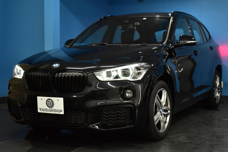 BMW X1 Xﾄﾞﾗｲﾌﾞ18d Mｽﾎﾟｰﾂ 中期ﾓﾃﾞﾙ 4WD ﾋｰﾀｰ付黒革 ｱﾄﾞﾊﾞﾝｽﾄﾞｱｸﾃｨﾌﾞｾｰﾌﾃｨ&ｺﾝﾌｫｰﾄP 追従ACC HUD 18AW NEWﾃﾞｻﾞｲﾝﾒｰﾀｰ LEDﾍｯﾄﾞﾗｲﾄ ﾀｯﾁﾊﾟﾈﾙHDDﾅﾋﾞBｶﾒﾗ 前後PDC  衝突軽減B 車線逸脱&歩行者警告 電動Rｹﾞｰﾄ ｽﾏｰﾄｷｰ 2年保証
