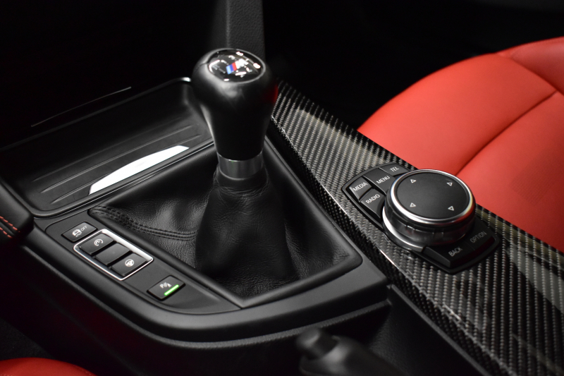 BMW Mシリーズ M4ｸｰﾍﾟ 6速MT 左ﾊﾝﾄﾞﾙ ﾋｰﾀｰ付ｻｷｰﾙｵﾚﾝｼﾞ革 ｶｰﾎﾞﾝR&ｲﾝﾃﾘｱ HUD ｱﾀﾞﾌﾟﾃｨﾌﾞLEDﾍｯﾄﾞﾗｲﾄ ｵﾌﾟｼｮﾝ19AW 衝突軽減ﾌﾞﾚｰｷ 車線逸脱&歩行者警告  ﾀｯﾁﾊﾟｯﾄﾞiﾄﾞﾗｲﾌﾞHDDﾅﾋﾞ 前後PDC ﾌﾙｾｸﾞ Bｶﾒﾗ ｽﾏｰﾄｷｰ  2年保証