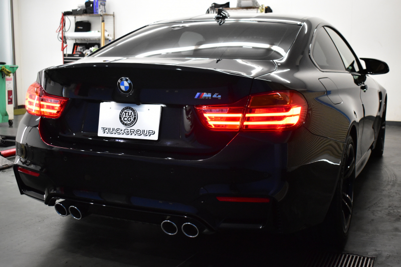 BMW Mシリーズ M4ｸｰﾍﾟ 6速MT 左ﾊﾝﾄﾞﾙ ﾋｰﾀｰ付ｻｷｰﾙｵﾚﾝｼﾞ革 ｶｰﾎﾞﾝR&ｲﾝﾃﾘｱ HUD ｱﾀﾞﾌﾟﾃｨﾌﾞLEDﾍｯﾄﾞﾗｲﾄ ｵﾌﾟｼｮﾝ19AW 衝突軽減ﾌﾞﾚｰｷ 車線逸脱&歩行者警告  ﾀｯﾁﾊﾟｯﾄﾞiﾄﾞﾗｲﾌﾞHDDﾅﾋﾞ 前後PDC ﾌﾙｾｸﾞ Bｶﾒﾗ ｽﾏｰﾄｷｰ  2年保証