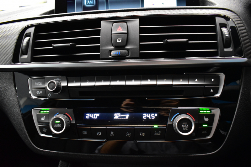 BMW Mシリーズ M2 ｺﾝﾍﾟﾃｨｼｮﾝ 6速MT LCI後期 ｺﾝﾍﾟﾃｨｼｮﾝ専用410馬力ｴﾝｼﾞﾝ LEDﾍｯﾄﾞﾗｲﾄ&ﾃｰﾙ OHLINS車高調 ﾋｰﾀｰ付黒革 ﾀｯﾁﾊﾟﾈﾙHDDﾅﾋﾞBｶﾒﾗ 専用19AW 車線逸脱&歩行者警告 衝突軽減B ｶｰﾎﾞﾝｲﾝﾃﾘｱ Mｼｰﾄﾍﾞﾙﾄ  2年保証