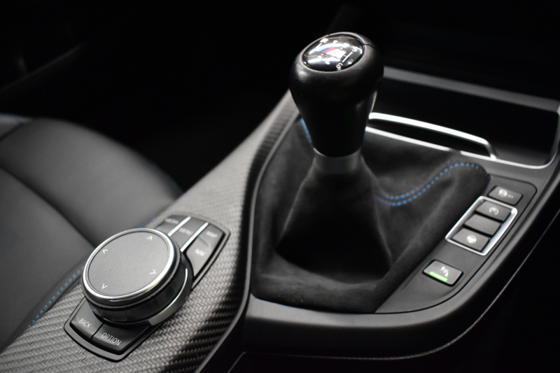 BMW Mシリーズ M2 ｺﾝﾍﾟﾃｨｼｮﾝ 6速MT LCI後期 ｺﾝﾍﾟﾃｨｼｮﾝ専用410馬力ｴﾝｼﾞﾝ LEDﾍｯﾄﾞﾗｲﾄ&ﾃｰﾙ OHLINS車高調 ﾋｰﾀｰ付黒革 ﾀｯﾁﾊﾟﾈﾙHDDﾅﾋﾞBｶﾒﾗ 専用19AW 車線逸脱&歩行者警告 衝突軽減B ｶｰﾎﾞﾝｲﾝﾃﾘｱ Mｼｰﾄﾍﾞﾙﾄ  2年保証