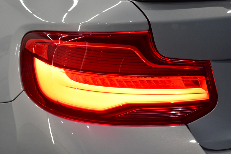 BMW Mシリーズ M2 ｺﾝﾍﾟﾃｨｼｮﾝ 6速MT LCI後期 ｺﾝﾍﾟﾃｨｼｮﾝ専用410馬力ｴﾝｼﾞﾝ LEDﾍｯﾄﾞﾗｲﾄ&ﾃｰﾙ OHLINS車高調 ﾋｰﾀｰ付黒革 ﾀｯﾁﾊﾟﾈﾙHDDﾅﾋﾞBｶﾒﾗ 専用19AW 車線逸脱&歩行者警告 衝突軽減B ｶｰﾎﾞﾝｲﾝﾃﾘｱ Mｼｰﾄﾍﾞﾙﾄ  2年保証