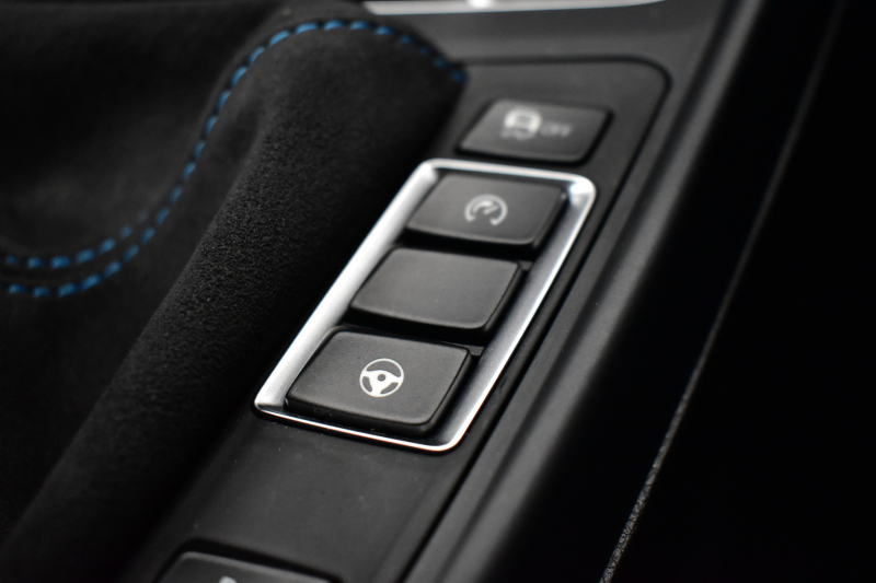 BMW Mシリーズ M2 ｺﾝﾍﾟﾃｨｼｮﾝ 6速MT LCI後期 ｺﾝﾍﾟﾃｨｼｮﾝ専用410馬力ｴﾝｼﾞﾝ LEDﾍｯﾄﾞﾗｲﾄ&ﾃｰﾙ OHLINS車高調 ﾋｰﾀｰ付黒革 ﾀｯﾁﾊﾟﾈﾙHDDﾅﾋﾞBｶﾒﾗ 専用19AW 車線逸脱&歩行者警告 衝突軽減B ｶｰﾎﾞﾝｲﾝﾃﾘｱ Mｼｰﾄﾍﾞﾙﾄ  2年保証