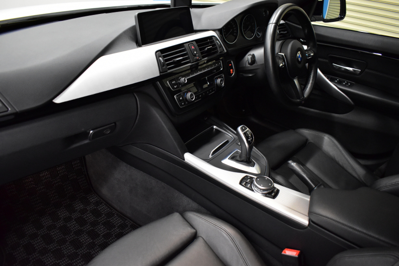 BMW 4シリーズ 420iｸﾞﾗﾝｸｰﾍﾟ Mｽﾎﾟｰﾂ ﾋｰﾀｰ付黒革 追従ACC LEDﾍｯﾄﾞﾗｲﾄ ｵﾌﾟｼｮﾝ19AW 社外ﾌﾙｾｸﾞTV 車線変更&逸脱&歩行者警告 衝突軽減ﾌﾞﾚｰｷ  ﾀｯﾁﾊﾟｯﾄﾞiﾄﾞﾗｲﾌﾞHDDﾅﾋﾞ Bｶﾒﾗ ﾘｱPDC ﾊﾟﾄﾞﾙｼﾌﾄ 電動ﾘｱｹﾞｰﾄ ｽﾏｰﾄｷｰ 2年保証