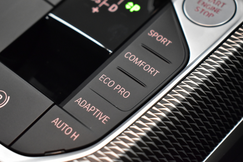 BMW 3シリーズ M340i Xﾄﾞﾗｲﾌﾞ R7年4月迄新車保証付 ﾋｰﾀｰ付黒革 ACC HUD ﾚｰｻﾞｰLEDﾗｲﾄ 可変Mｻｽ Mｽﾎﾟｰﾂﾌﾞﾚｰｷ harman/kardon 側面衝突&車線変更&逸脱警告 後退ｱｼｽﾄ ｼﾞｪｽﾁｬｰC付ﾀｯﾁﾊﾟﾈﾙﾅﾋﾞ全周囲ｶﾒﾗ 電動ﾄﾗﾝｸ 2年保証