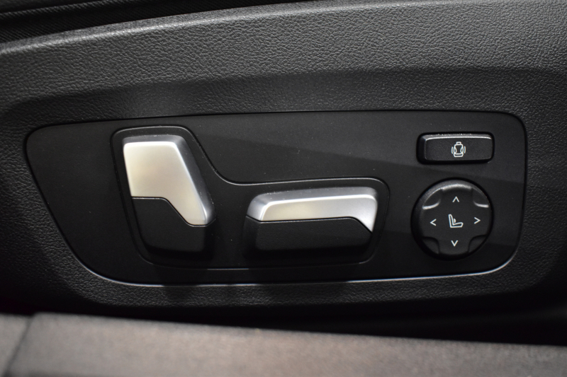 BMW 3シリーズ M340i Xﾄﾞﾗｲﾌﾞ R7年4月迄新車保証付 ﾋｰﾀｰ付黒革 ACC HUD ﾚｰｻﾞｰLEDﾗｲﾄ 可変Mｻｽ Mｽﾎﾟｰﾂﾌﾞﾚｰｷ harman/kardon 側面衝突&車線変更&逸脱警告 後退ｱｼｽﾄ ｼﾞｪｽﾁｬｰC付ﾀｯﾁﾊﾟﾈﾙﾅﾋﾞ全周囲ｶﾒﾗ 電動ﾄﾗﾝｸ 2年保証