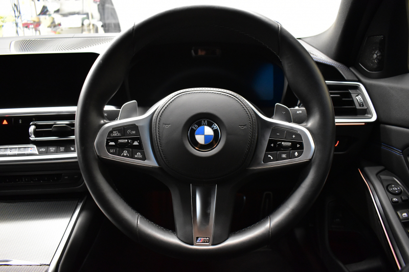 BMW 3シリーズ M340i Xﾄﾞﾗｲﾌﾞ R7年4月迄新車保証付 ﾋｰﾀｰ付黒革 ACC HUD ﾚｰｻﾞｰLEDﾗｲﾄ 可変Mｻｽ Mｽﾎﾟｰﾂﾌﾞﾚｰｷ harman/kardon 側面衝突&車線変更&逸脱警告 後退ｱｼｽﾄ ｼﾞｪｽﾁｬｰC付ﾀｯﾁﾊﾟﾈﾙﾅﾋﾞ全周囲ｶﾒﾗ 電動ﾄﾗﾝｸ 2年保証