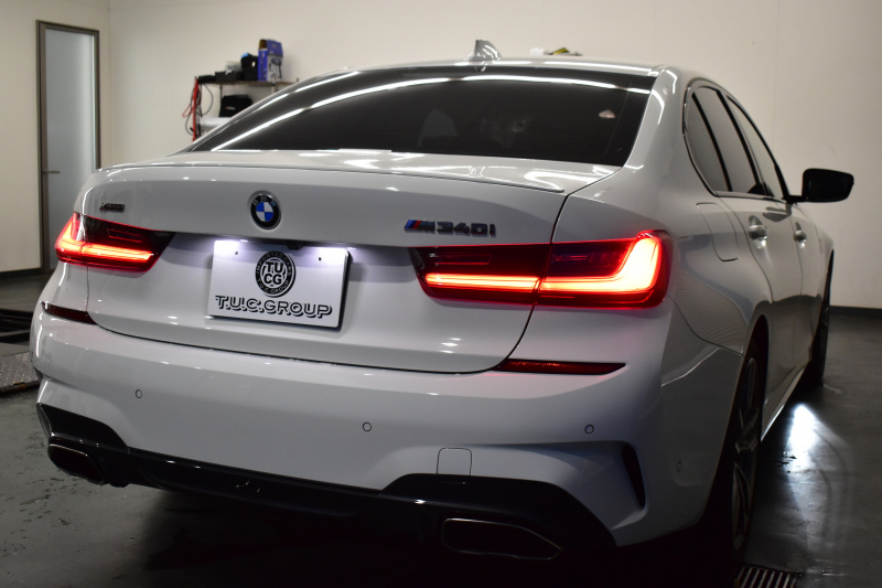 BMW 3シリーズ M340i Xﾄﾞﾗｲﾌﾞ R7年4月迄新車保証付 ﾋｰﾀｰ付黒革 ACC HUD ﾚｰｻﾞｰLEDﾗｲﾄ 可変Mｻｽ Mｽﾎﾟｰﾂﾌﾞﾚｰｷ harman/kardon 側面衝突&車線変更&逸脱警告 後退ｱｼｽﾄ ｼﾞｪｽﾁｬｰC付ﾀｯﾁﾊﾟﾈﾙﾅﾋﾞ全周囲ｶﾒﾗ 電動ﾄﾗﾝｸ 2年保証